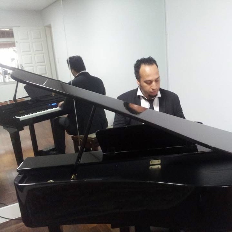 Maurício  Oliveira